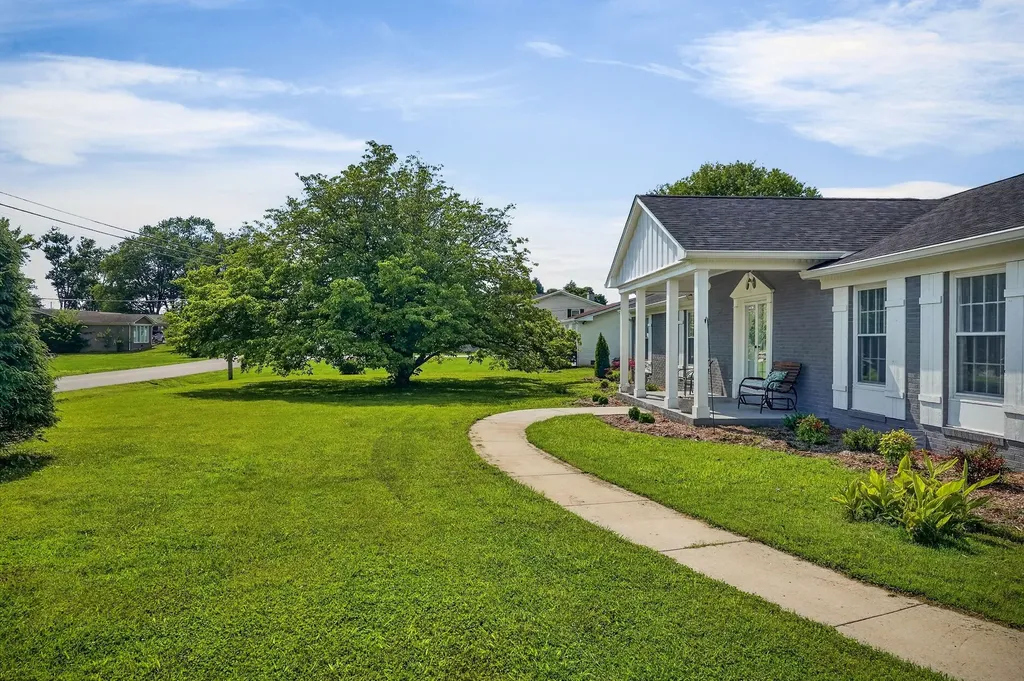 212 Oakland Drive Sparta TN 38583