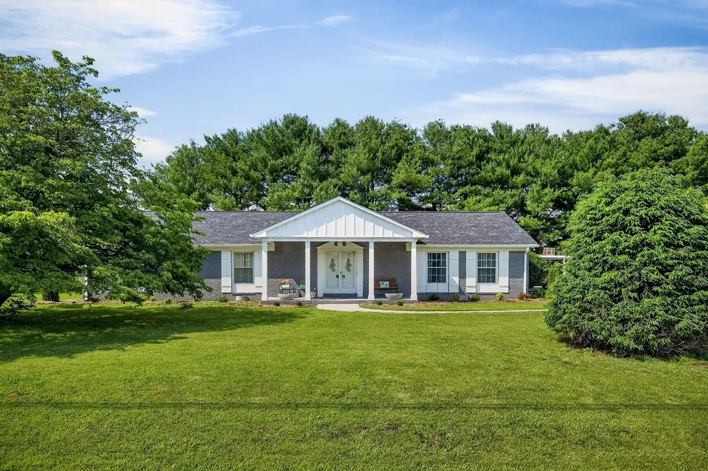 212 Oakland Drive Sparta TN 38583