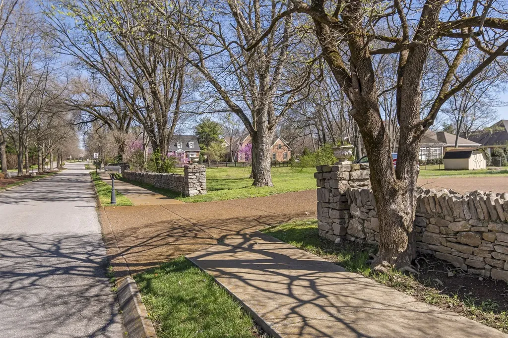 710 Hillsboro Road Franklin TN 37064