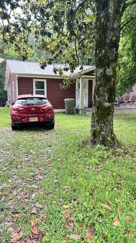 617 Fall River Road Lawrenceburg TN 38464