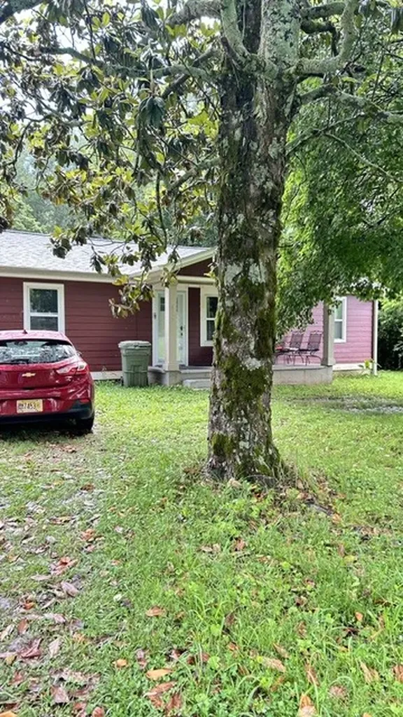 617 Fall River Road Lawrenceburg TN 38464
