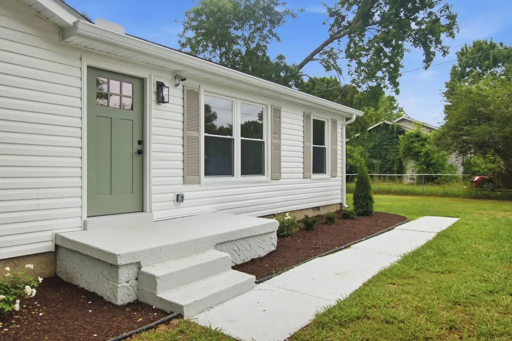 198 N Meribeth Lane Christiana TN 37037