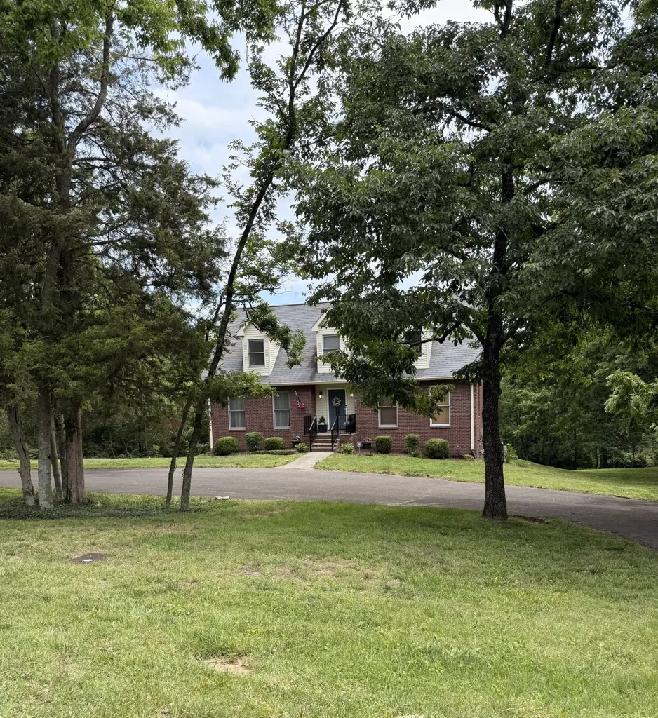 812 Fonnic Drive Nashville TN 37207