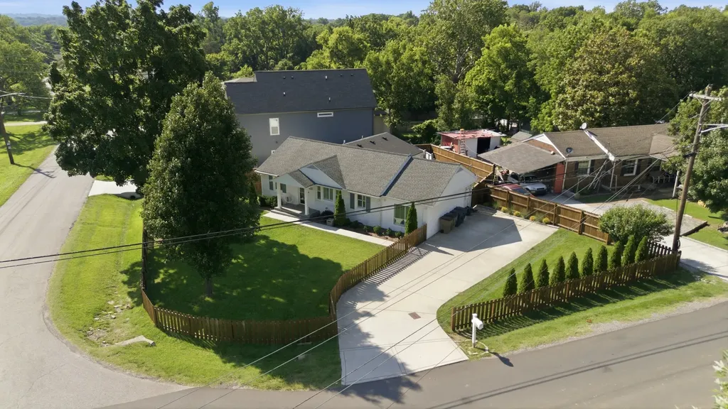 5011 Cherrywood Drive Nashville TN 37211