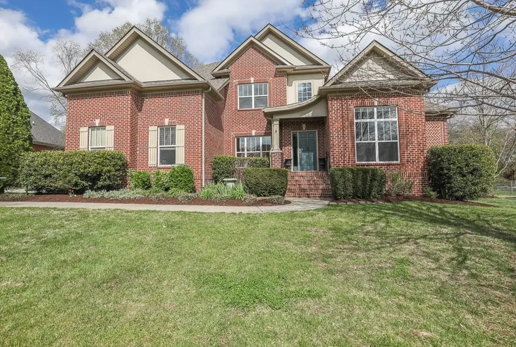 1060 Dorset Drive Hendersonville TN 37075