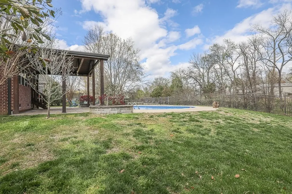 1060 Dorset Drive Hendersonville TN 37075
