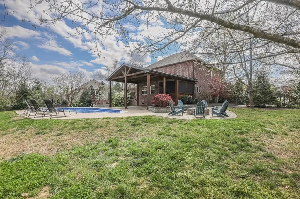 1060 Dorset Drive Hendersonville TN 37075