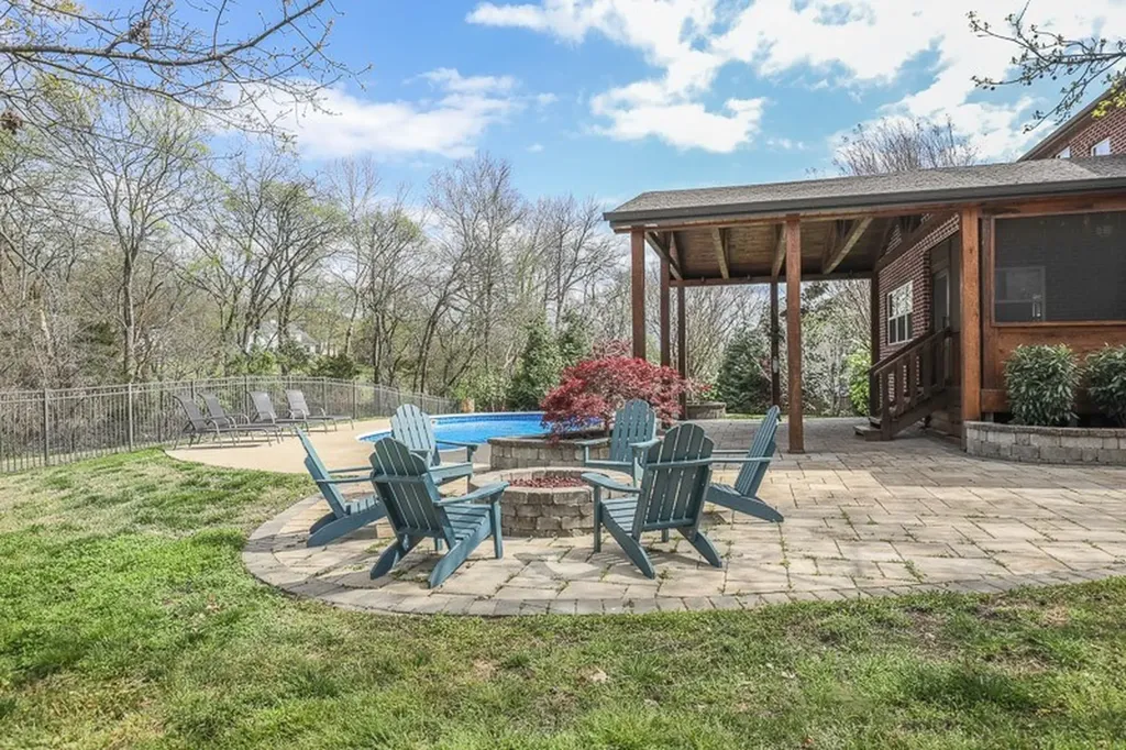 1060 Dorset Drive Hendersonville TN 37075