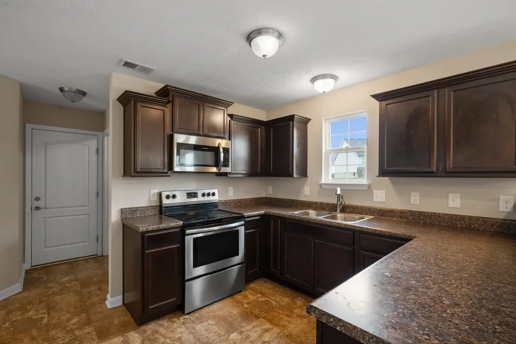 1103 Harmony Lane La Vergne TN 37086