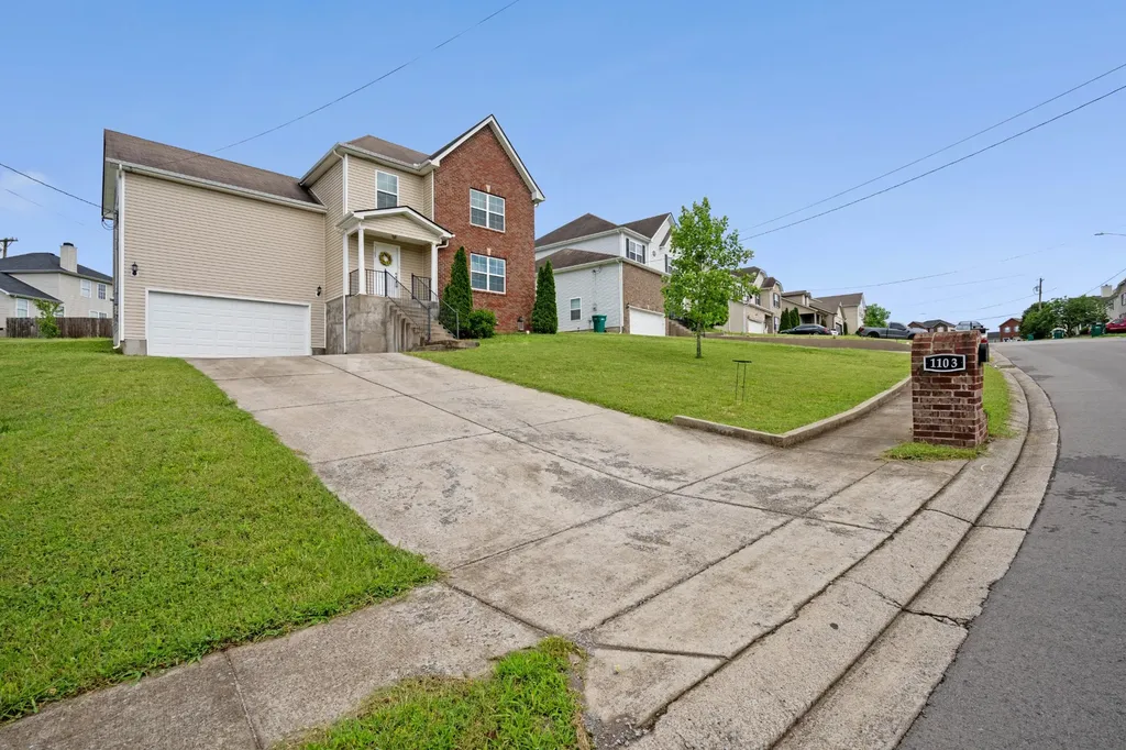 1103 Harmony Lane La Vergne TN 37086