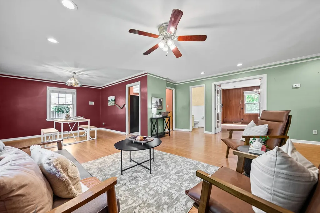 346 W Nashville Street Pembroke KY 42266