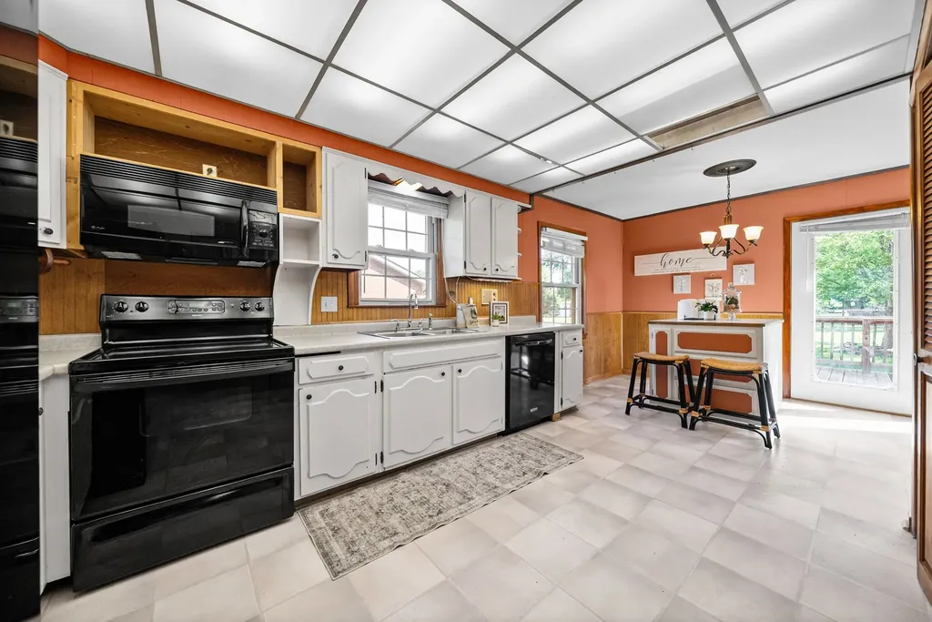346 W Nashville Street Pembroke KY 42266