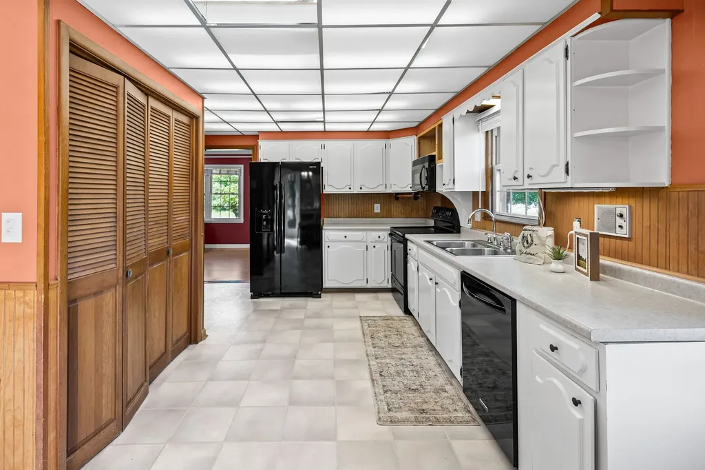 346 W Nashville Street Pembroke KY 42266