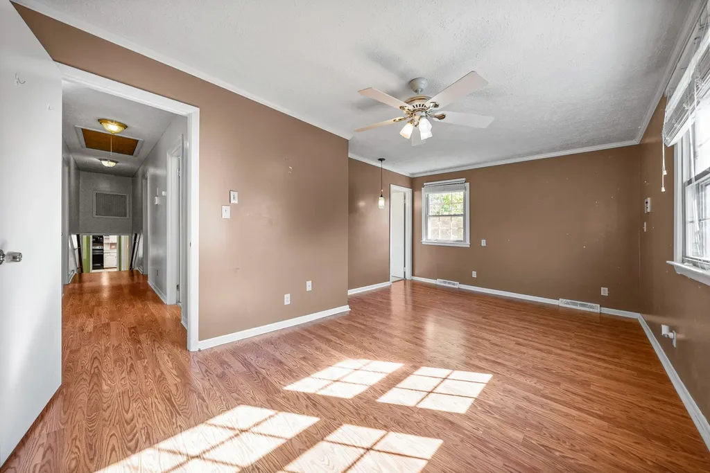 346 W Nashville Street Pembroke KY 42266