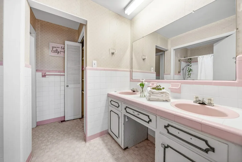 346 W Nashville Street Pembroke KY 42266