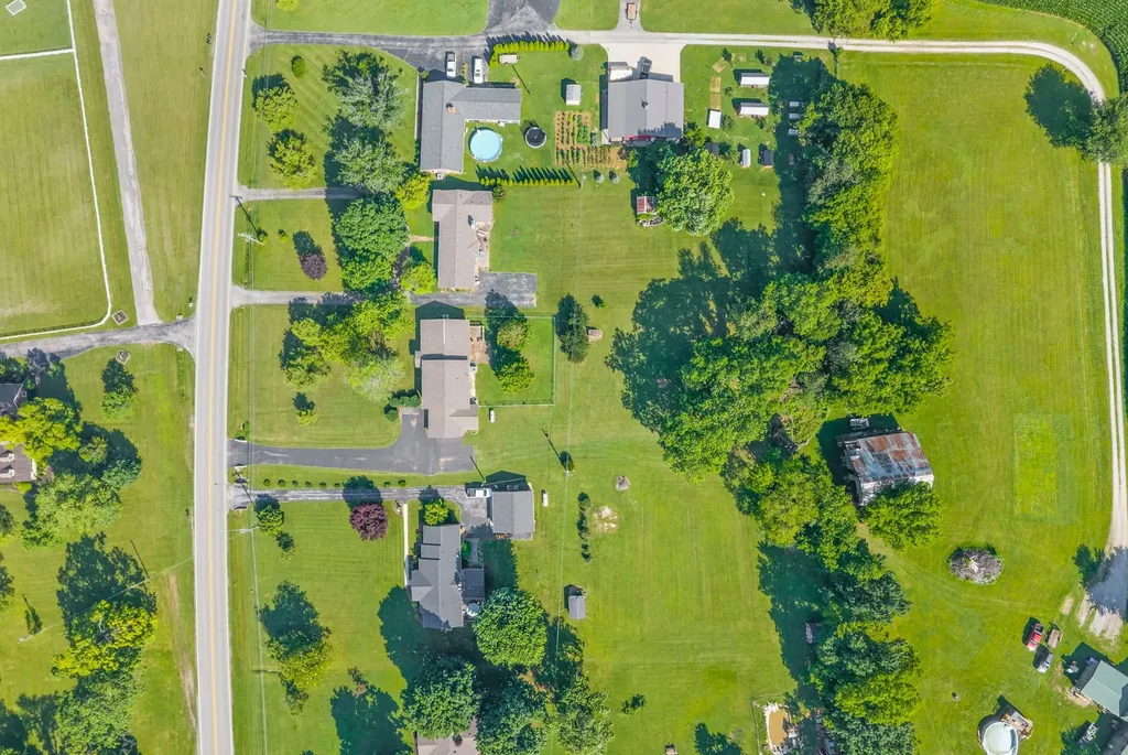 346 W Nashville Street Pembroke KY 42266