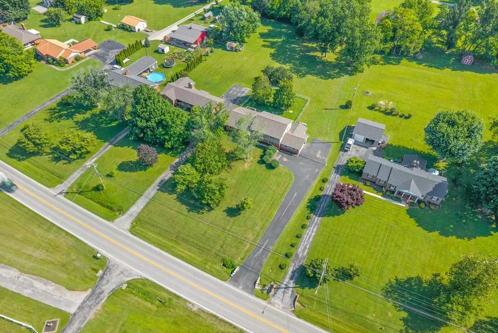 346 W Nashville Street Pembroke KY 42266