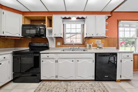346 W Nashville Street Pembroke KY 42266