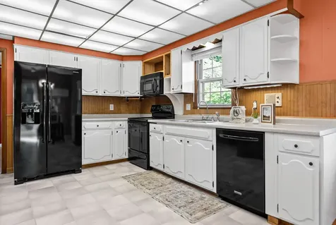 346 W Nashville Street Pembroke KY 42266
