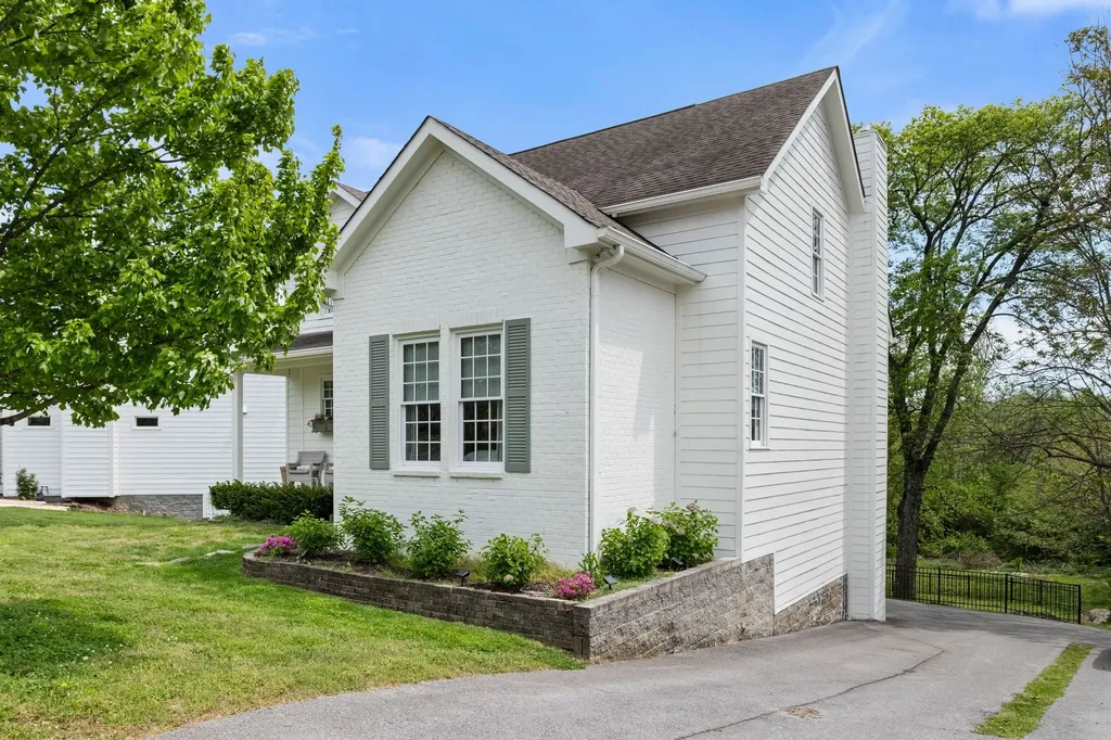 5505 Knob Road Nashville TN 37209