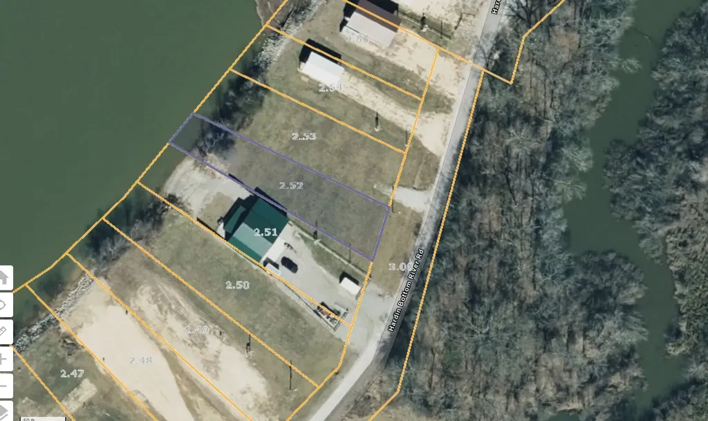 2825 Hardin Bottom River Road Clifton TN 38425