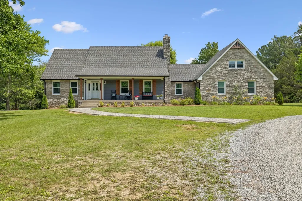 7672 Jones Road White House TN 37188
