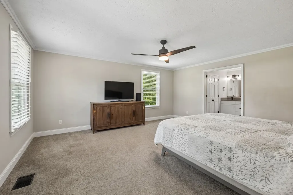 7672 Jones Road White House TN 37188