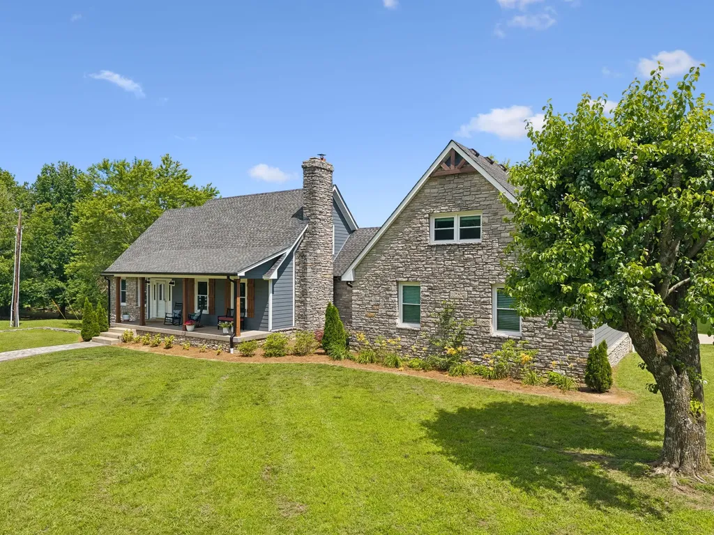 7672 Jones Road White House TN 37188
