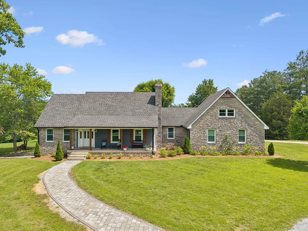 7672 Jones Road White House TN 37188