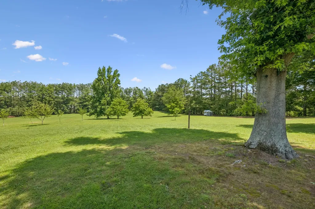7672 Jones Road White House TN 37188