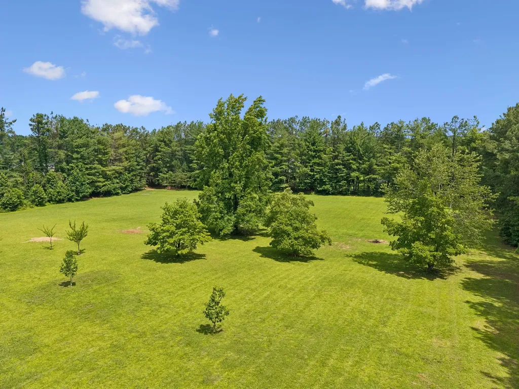 7672 Jones Road White House TN 37188