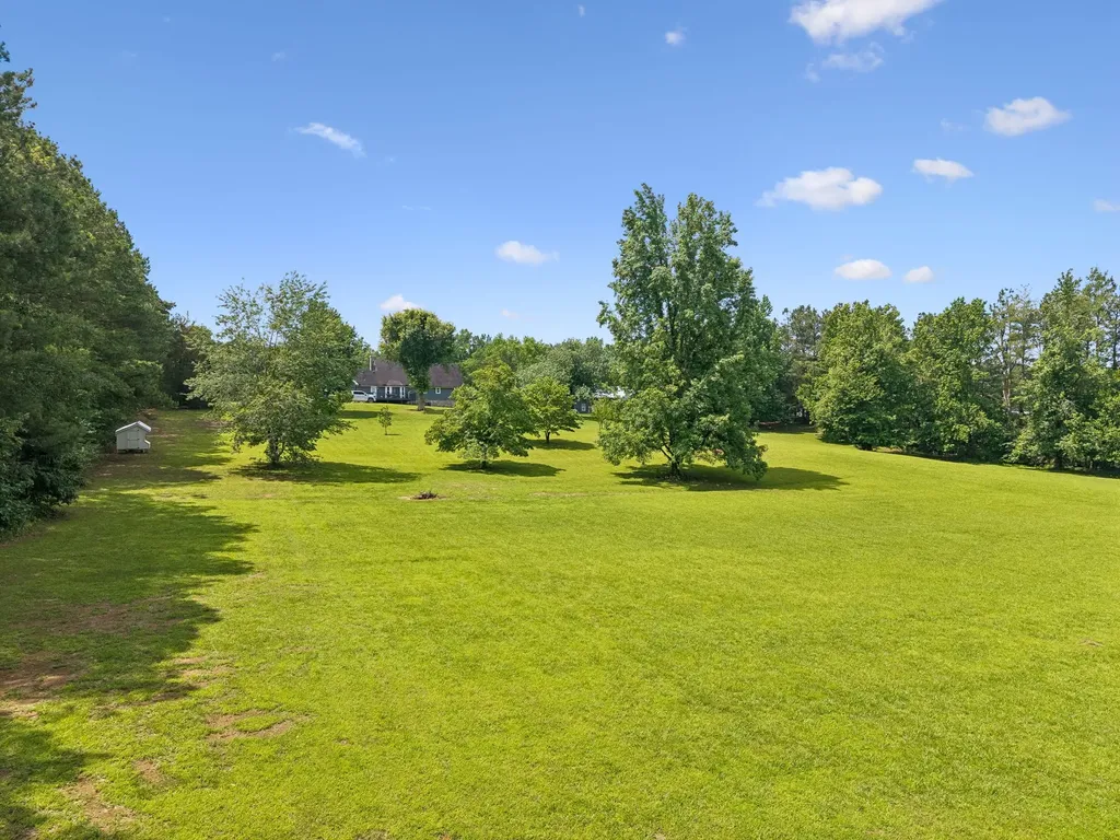 7672 Jones Road White House TN 37188