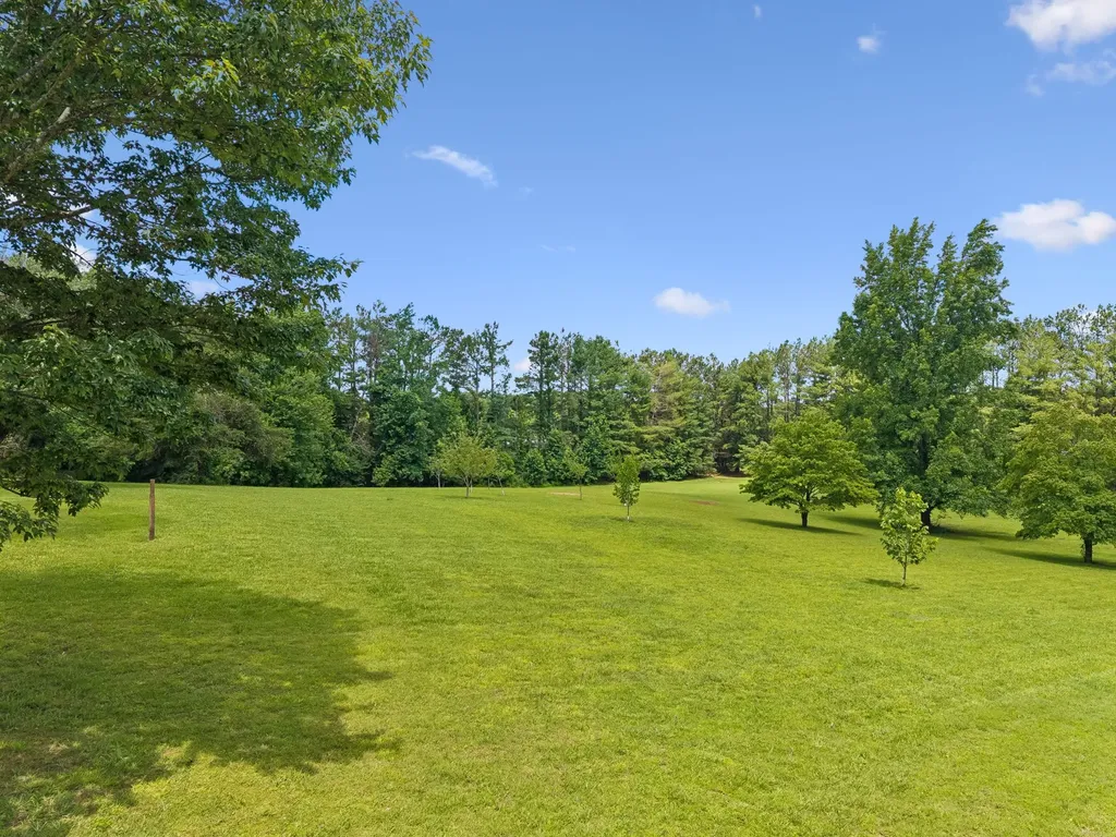 7672 Jones Road White House TN 37188