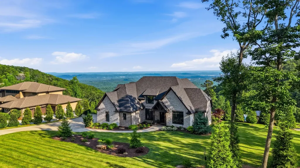8008 Mountain Laurel Trail Signal Mountain TN 37377