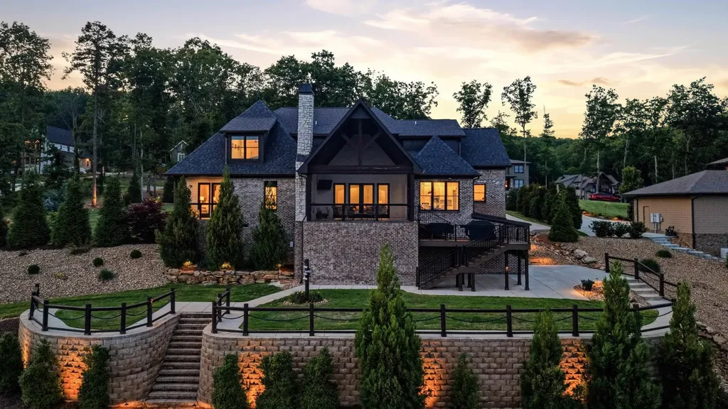 8008 Mountain Laurel Trail Signal Mountain TN 37377