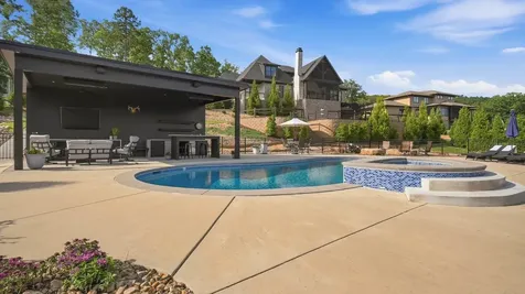 8008 Mountain Laurel Trail Signal Mountain TN 37377