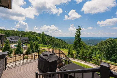 8008 Mountain Laurel Trail Signal Mountain TN 37377