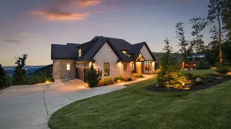 8008 Mountain Laurel Trail Signal Mountain TN 37377