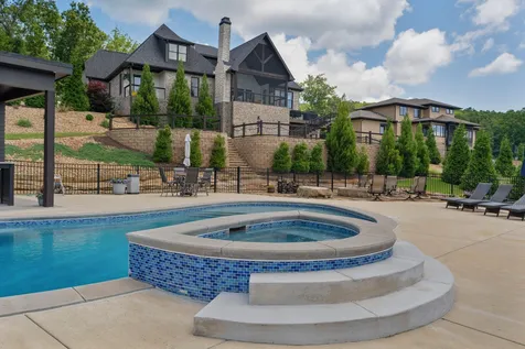 8008 Mountain Laurel Trail Signal Mountain TN 37377
