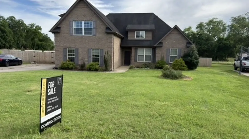 2042 Grandstand Drive Lascassas TN 37085