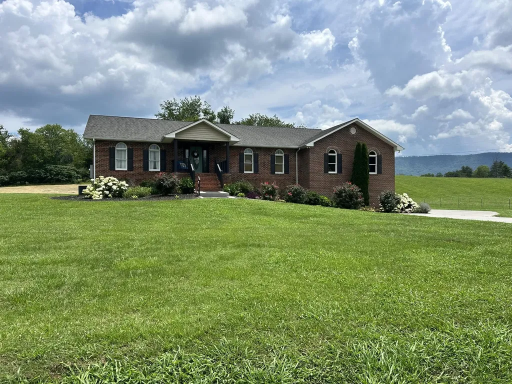 121 County Road 903 Etowah TN 37331