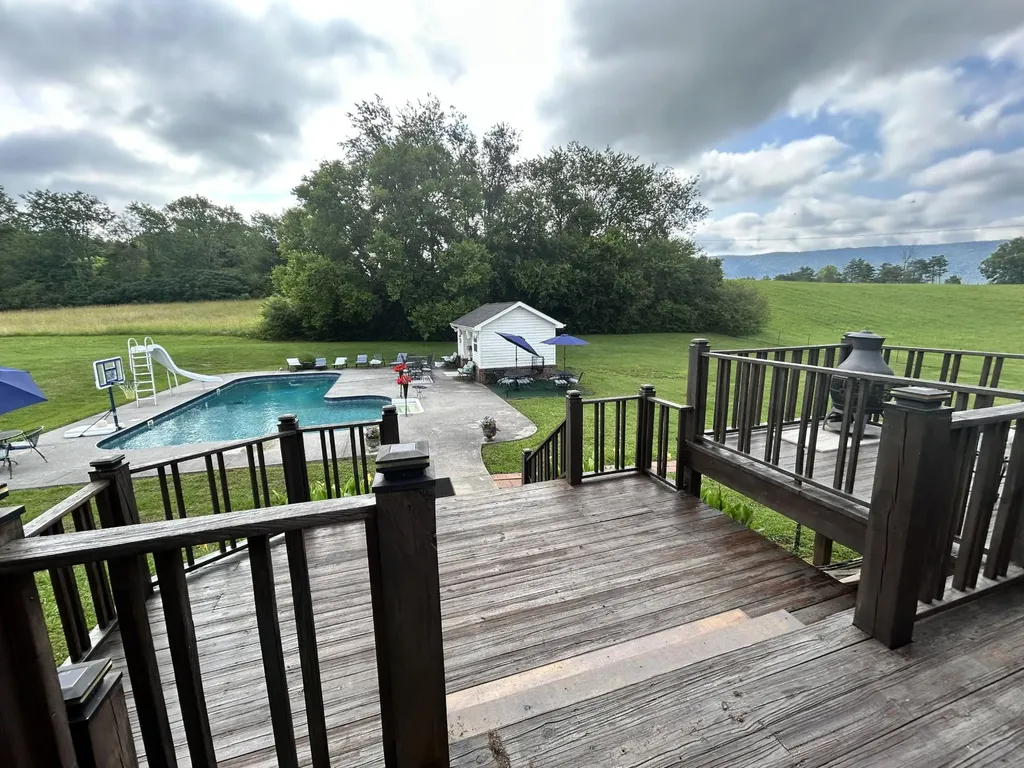 121 County Road 903 Etowah TN 37331