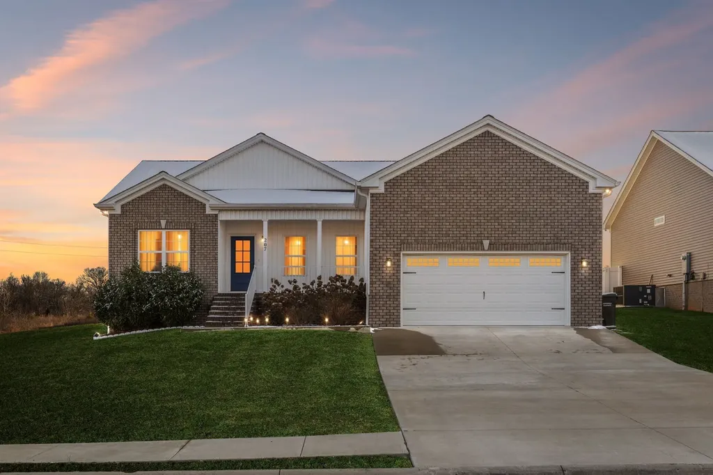 207 Bedford Court Hopkinsville KY 42240