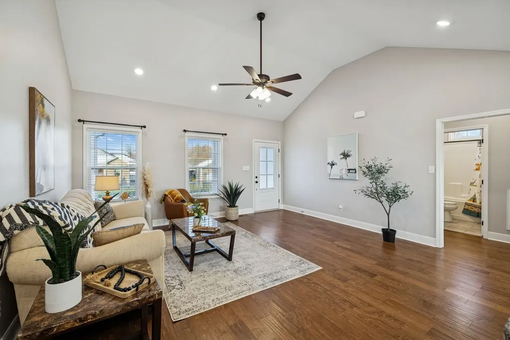 207 Bedford Court Hopkinsville KY 42240