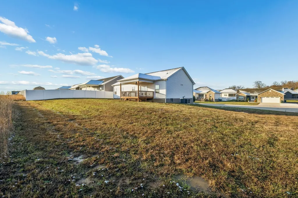 207 Bedford Court Hopkinsville KY 42240
