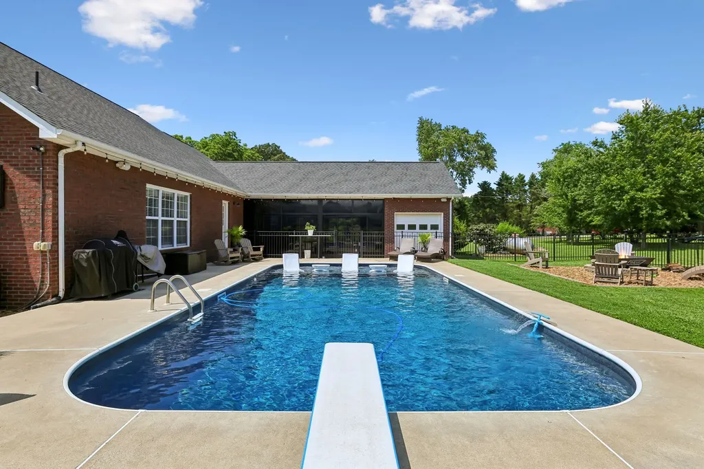 549 Lee Lane Huntland TN 37345