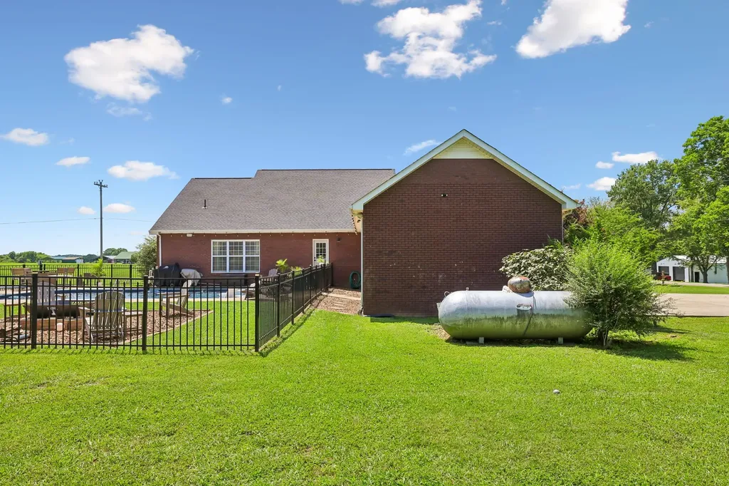 549 Lee Lane Huntland TN 37345