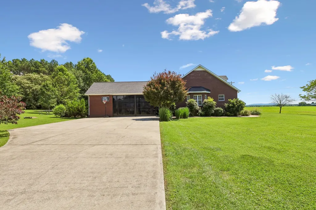 549 Lee Lane Huntland TN 37345