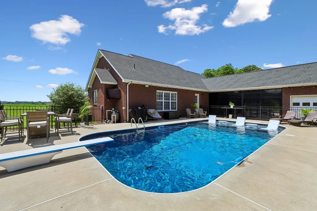 549 Lee Lane Huntland TN 37345