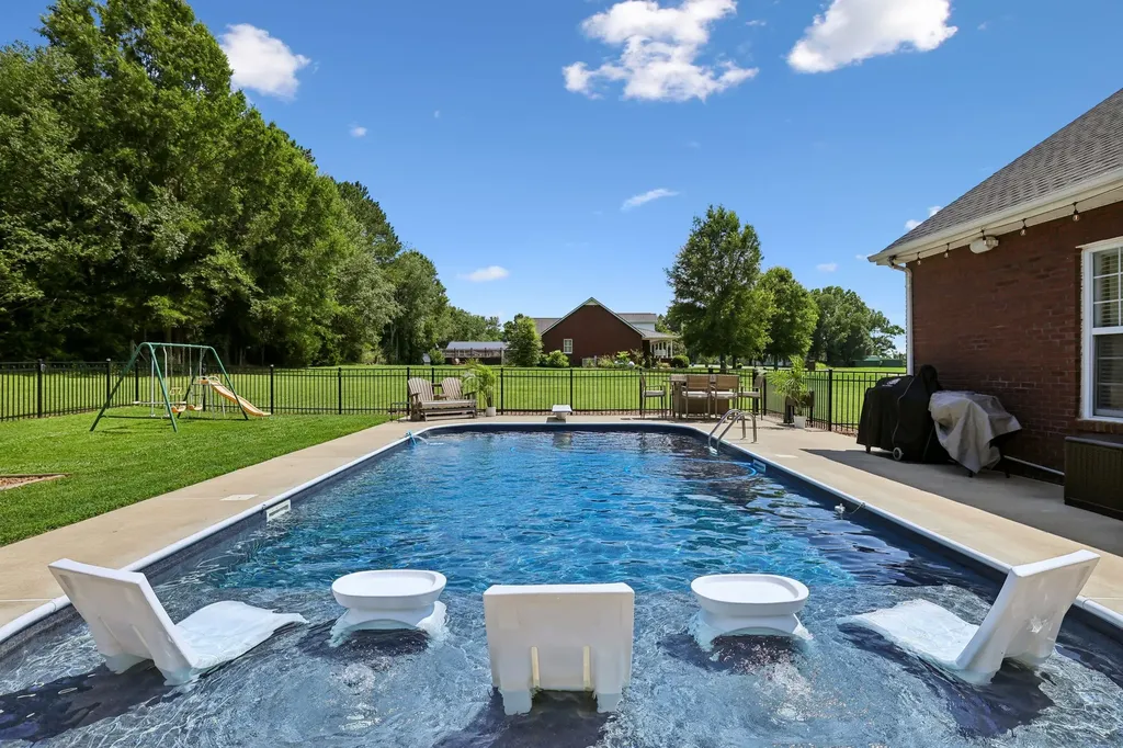 549 Lee Lane Huntland TN 37345